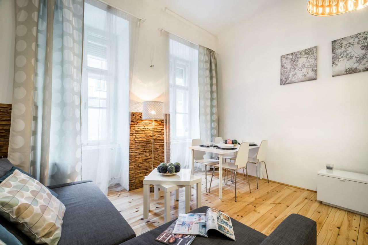 BpR BRIGHT Sapphire Apartment Budapest Eksteriør billede